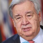Antonio Guterres spricht auf Konferenz über globale Kontrollen von Künstlicher Intelligenz.