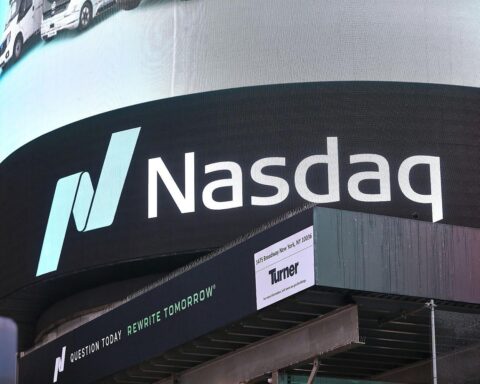 Börsenschluss mit steigenden Indizes, Fokus auf Dow, S&P 500, Nasdaq und SpaceX-Aktie.