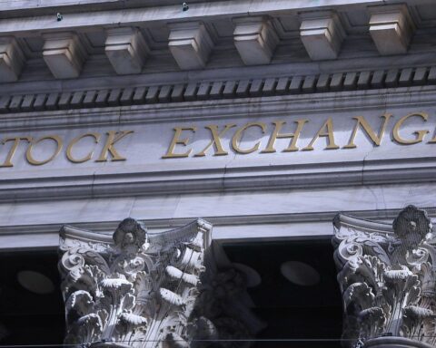 New York Stock Exchange, Anleger jubeln; Kursanstieg nach Amazon-Zahlen, Dow und Nasdaq im Plus.
