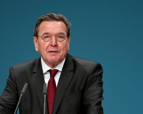 Gerhard Schröder, mögliche Schlüsselperson für Gespräche zwischen Ukraine und Russland, in einem Archivbild.