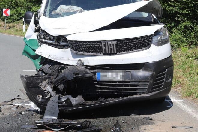 Verkehrsunfall bei Beverungen mit zwei Verletzten