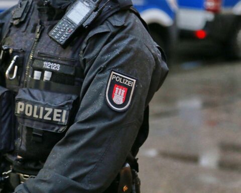 Ein Polizeifahrzeug bzw. Polizei-Archivfoto, das eine Vermisstenfahndung in Hamburg symbolisiert.