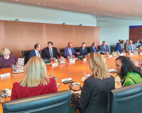 Bundeskabinett in Berlin (Archiv): Streit über gekürzte Integrationskurse und fehlende Finanzierung.