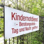 Ein Notdienst für Kinder: Jugendamt nimmt 2025 rund 56.900 Minderjährige zum Schutz vorübergehend in Obhut.
