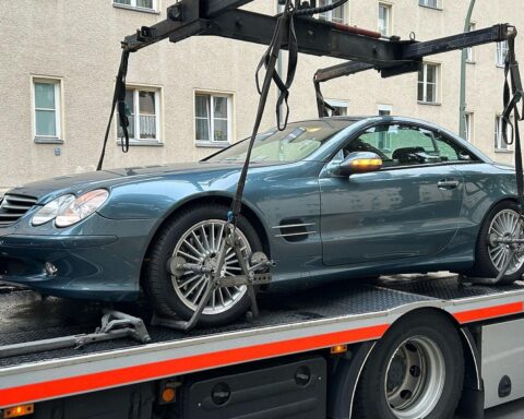 Sichergestelltes Fahrzeug des Hauptzollamts Berlin (Archiv) im Kontext von Ermittlungen zu mutmaßlicher Schwarzarbeit.