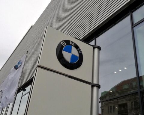 BMW-Werk in Debrecen: Solarflächen senken Energieverbrauch wegen Niedrigwasserabschaltung von Atomkraftwerken.