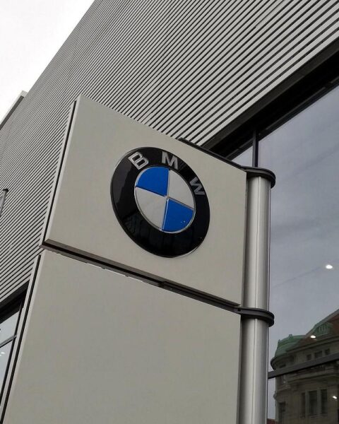 BMW-Werk in Debrecen: Solarflächen senken Energieverbrauch wegen Niedrigwasserabschaltung von Atomkraftwerken.