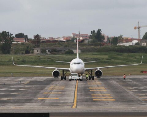 Flugzeug (Archivfoto): Alexander Schott übernimmt als neuer Präsident das Luftfahrt-Bundesamt in Braunschweig.