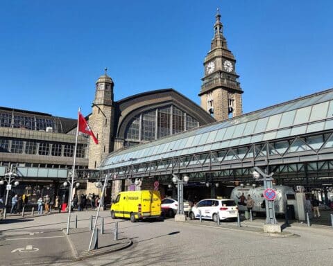 Hamburger Hauptbahnhof (Archiv) – mit weiträumigem Alkoholkonsumverbot rund um den Bahnhof und ZOB.