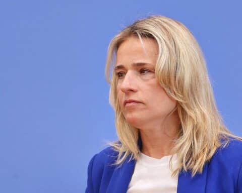Verena Bentele (Archiv) bei einem Interview: Kritik an Rentenplänen der Koalition und Forderung nach Nachbesserungen.