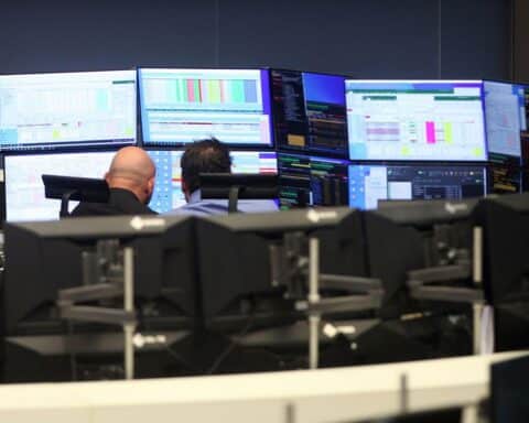 Frankfurter Börse: Dax steigt um 0,8 Prozent, steigende Aktienkurse, freundliche Stimmung und Rekordhöchststand.