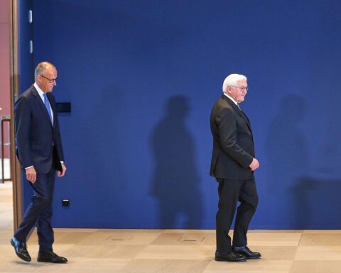 Friedrich Merz und Bundespräsident Frank-Walter Steinmeier im Archivfoto, Thema: Nachfolgeregelung und Kandidatin.