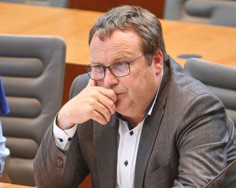 NRW-Verkehrsminister Oliver Krischer im Archivfoto, Thema: Niedrigwasser am Rhein, Bundesverkehrsminister Bilger.