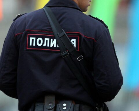 Ein Polizist in Moskau-Umgebung (Archiv) nach einer Explosion in einem italienischen Restaurant.