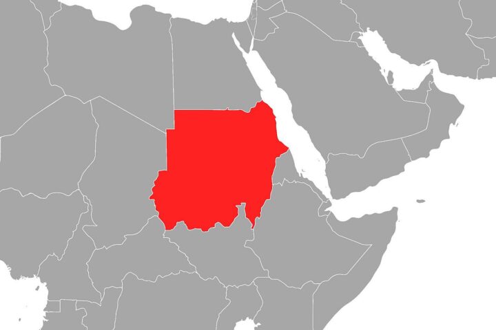 Drohnenangriff auf ein traditionelles Gericht in Darfur: Todesopfer und Verletzte in Ghara al-Zawiya.