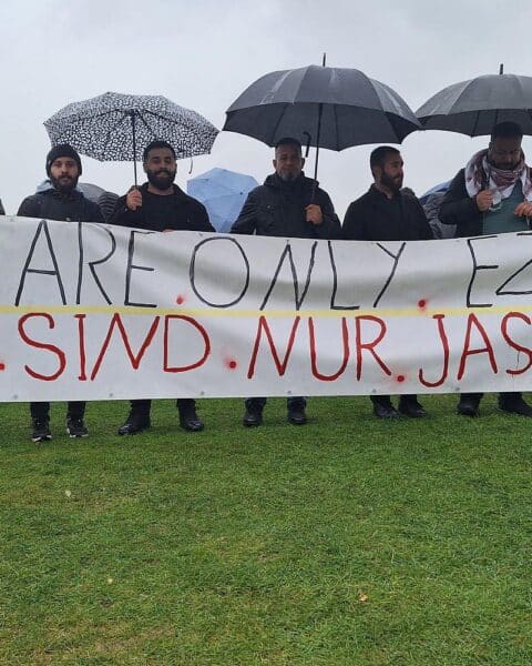 Jesiden-Protest (Archiv): Demonstranten zum Gedenken an den Genozid, Forderungen nach Schutz und Bleiberecht.