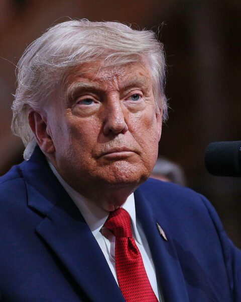Donald Trump kündigt Waffenpause gegen Iran an, Aussetzung geplanter Angriffe nach Abkommen mit Teheran.