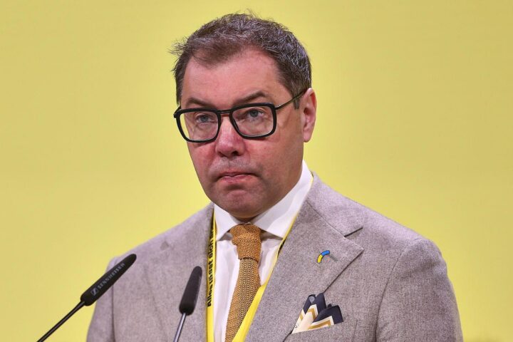 Oleksii Makejev, ukrainischer Botschafter, spricht über russische Verantwortung beim Drohnenvorfall am Flughafen Leipzig.