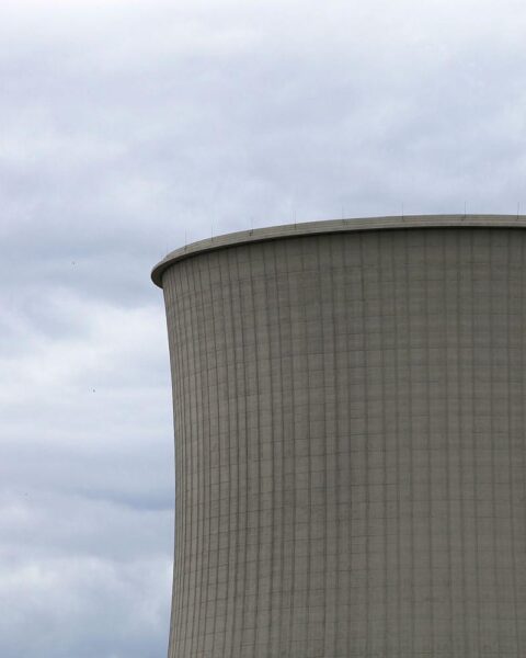 Atomkraftwerk Paks am Donauufer, wegen Niedrigwasser vollständig abgeschaltet (Archivfoto).
